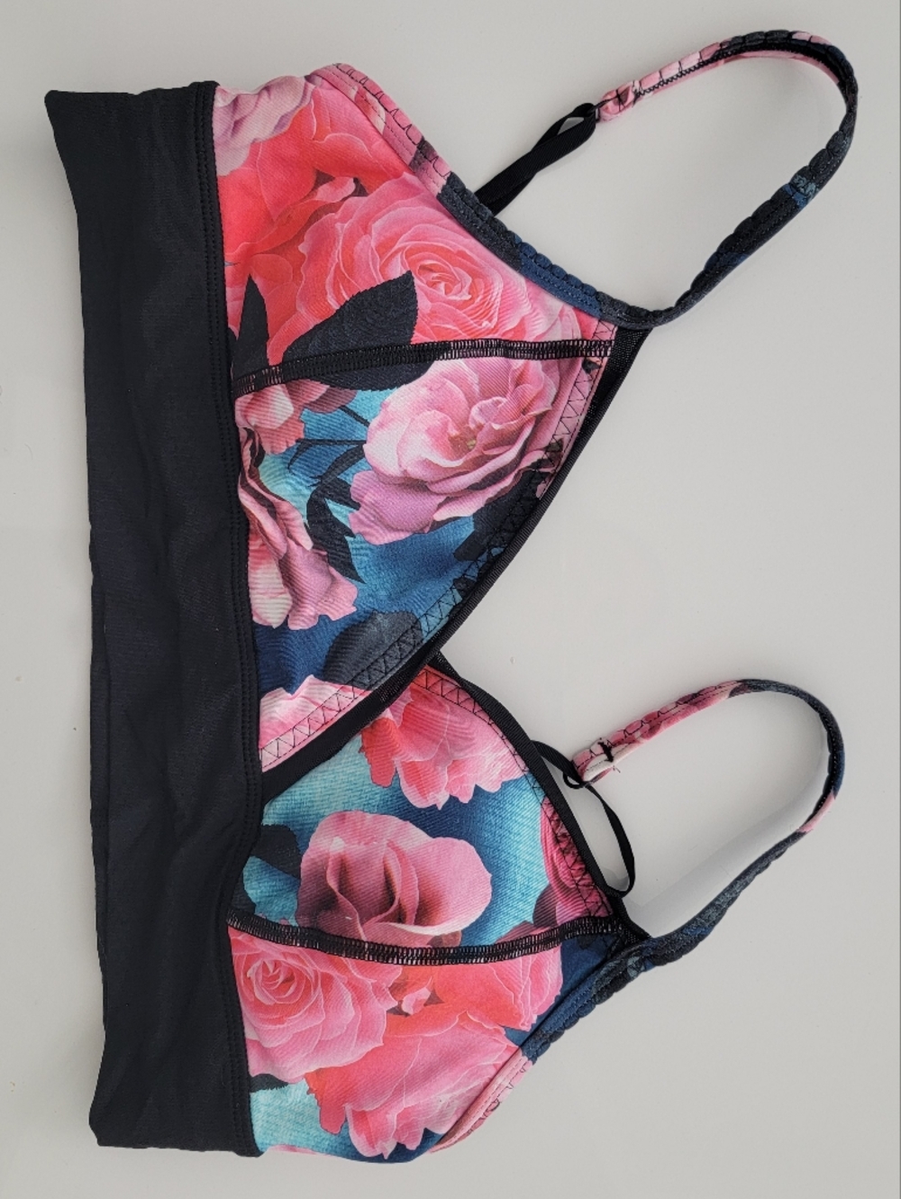 Lululemon Ujjayi Bra Secret Garden / Black- yoga athleisure floral sports bra